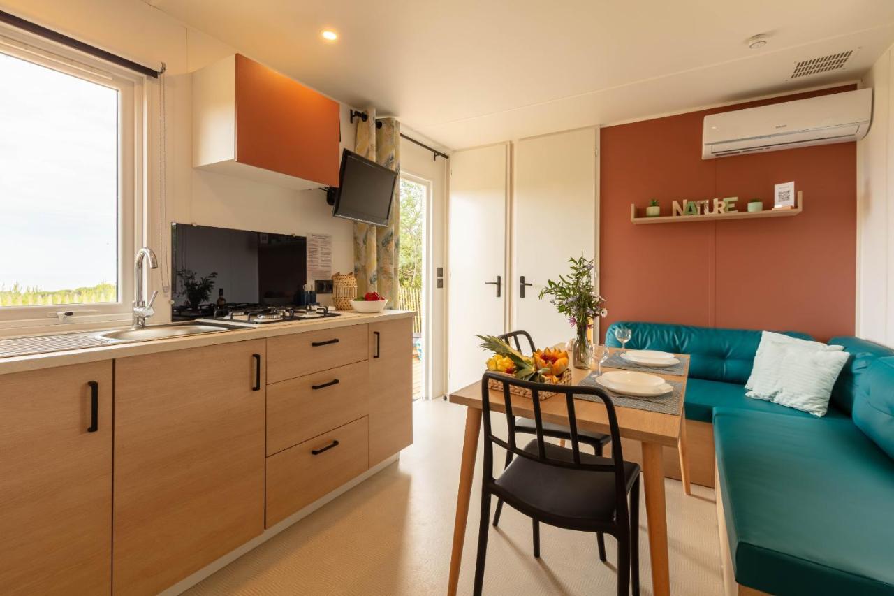 Holiday home Le Cycas, Mobil-home Neuf Avec Sa Vue Degagee Sur Les Vignes Et La *